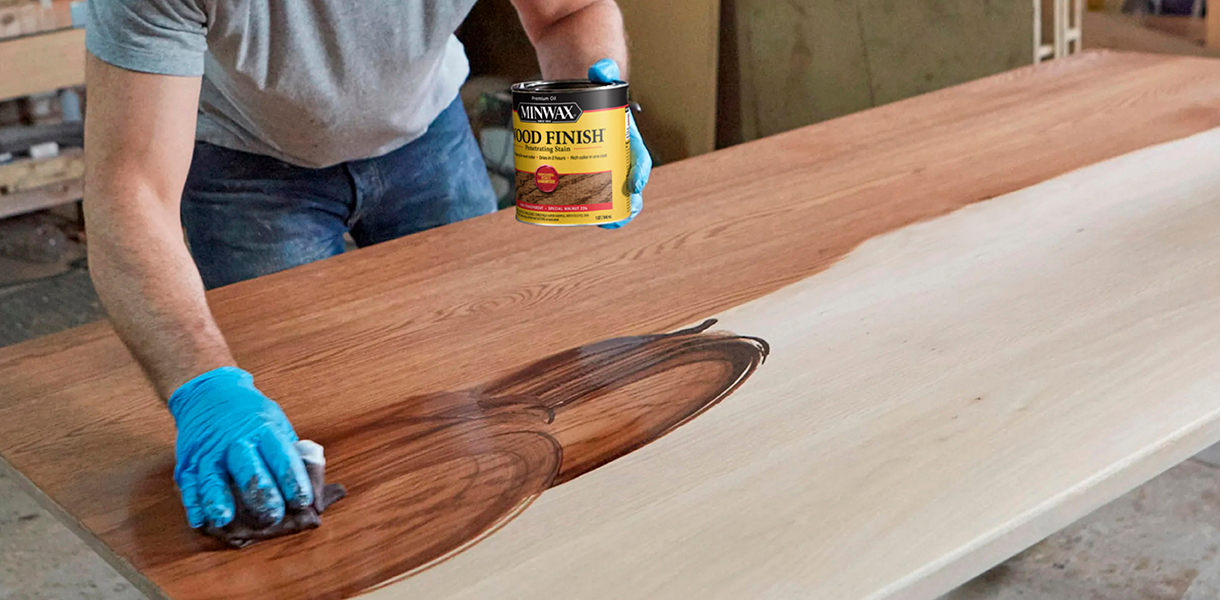 staining a table with Minwax stain